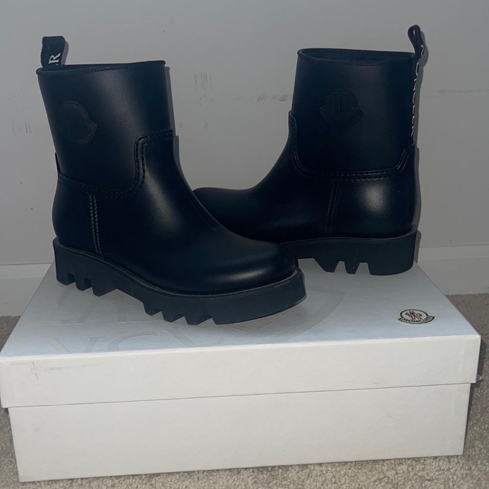 Moncler rain boots black
